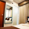 Deluxe Room with Balcony - Image 9